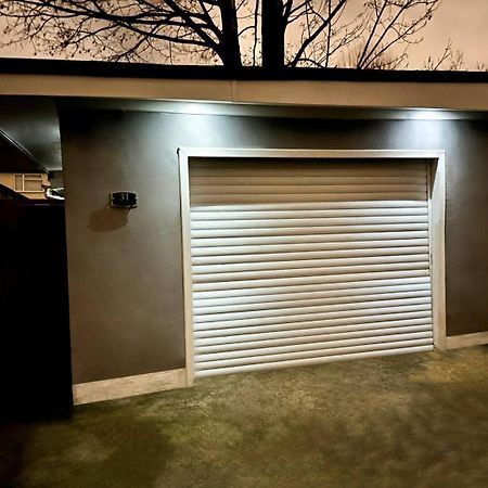 Boutique Backyard Bungalow - Brimsdown Enfield Bagian luar foto